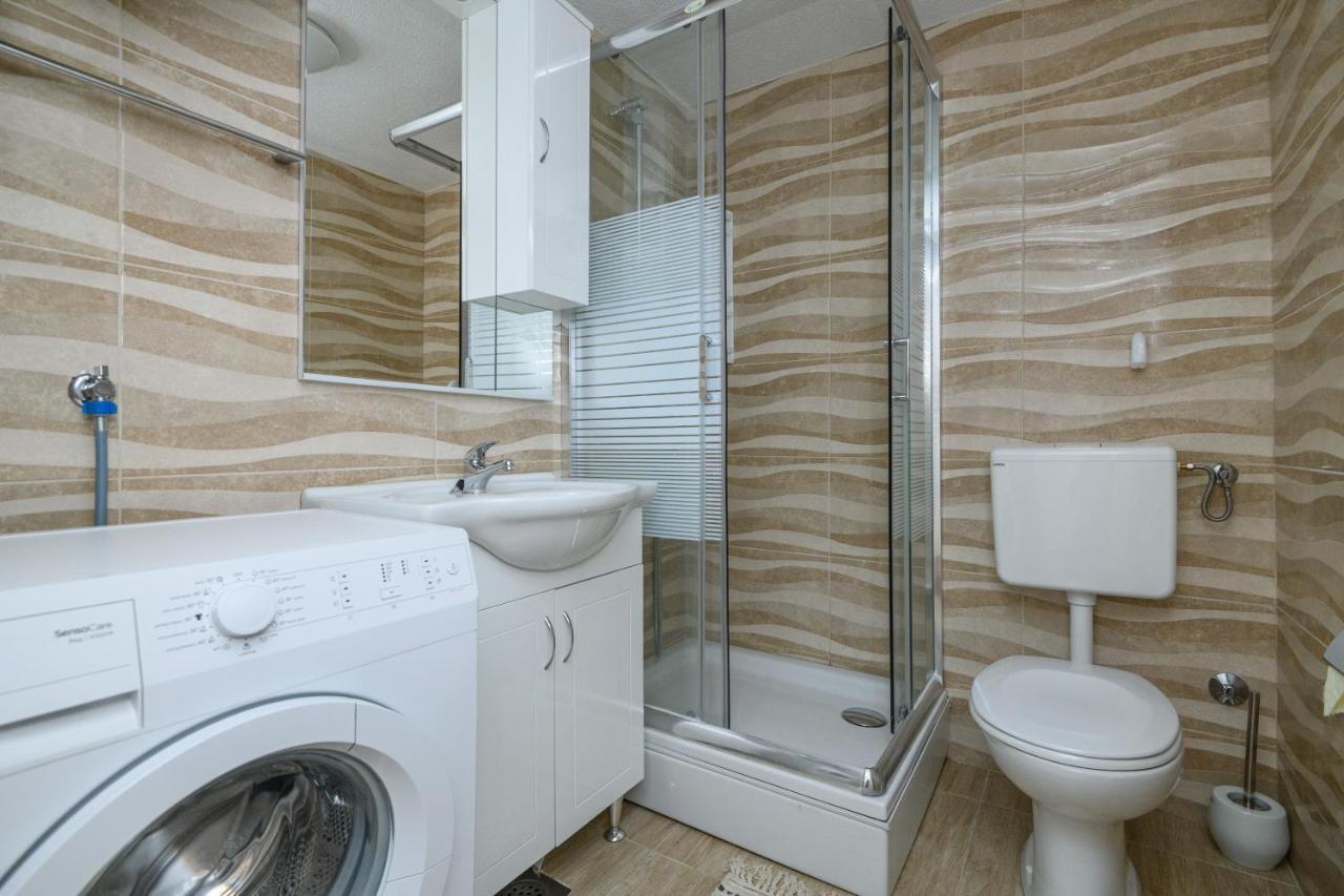 Apartment Mario - Veliki Stan Za Odmor - Terasa- Vrt - Bazen - Pogled More, Izoliran โอราซัซ ภายนอก รูปภาพ