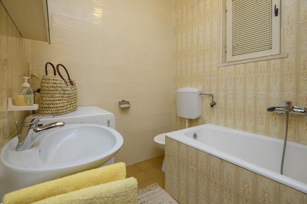 Apartment Mario - Veliki Stan Za Odmor - Terasa- Vrt - Bazen - Pogled More, Izoliran โอราซัซ ภายนอก รูปภาพ