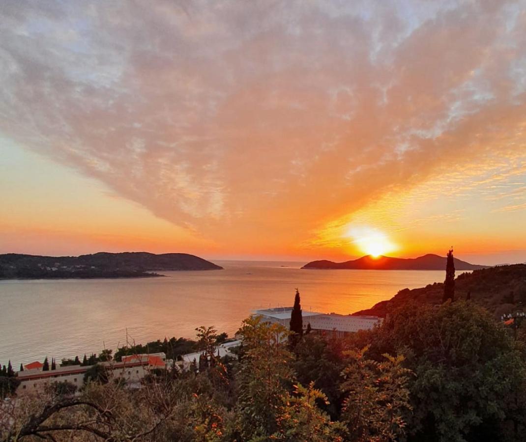 Apartment Mario - Veliki Stan Za Odmor - Terasa- Vrt - Bazen - Pogled More, Izoliran โอราซัซ ภายนอก รูปภาพ